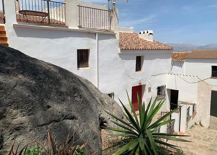 Casa Sin Numero, An Authentic Village House